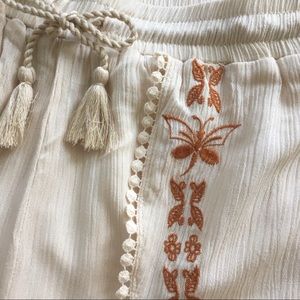 NWOT Love Tree Tulip Shorts